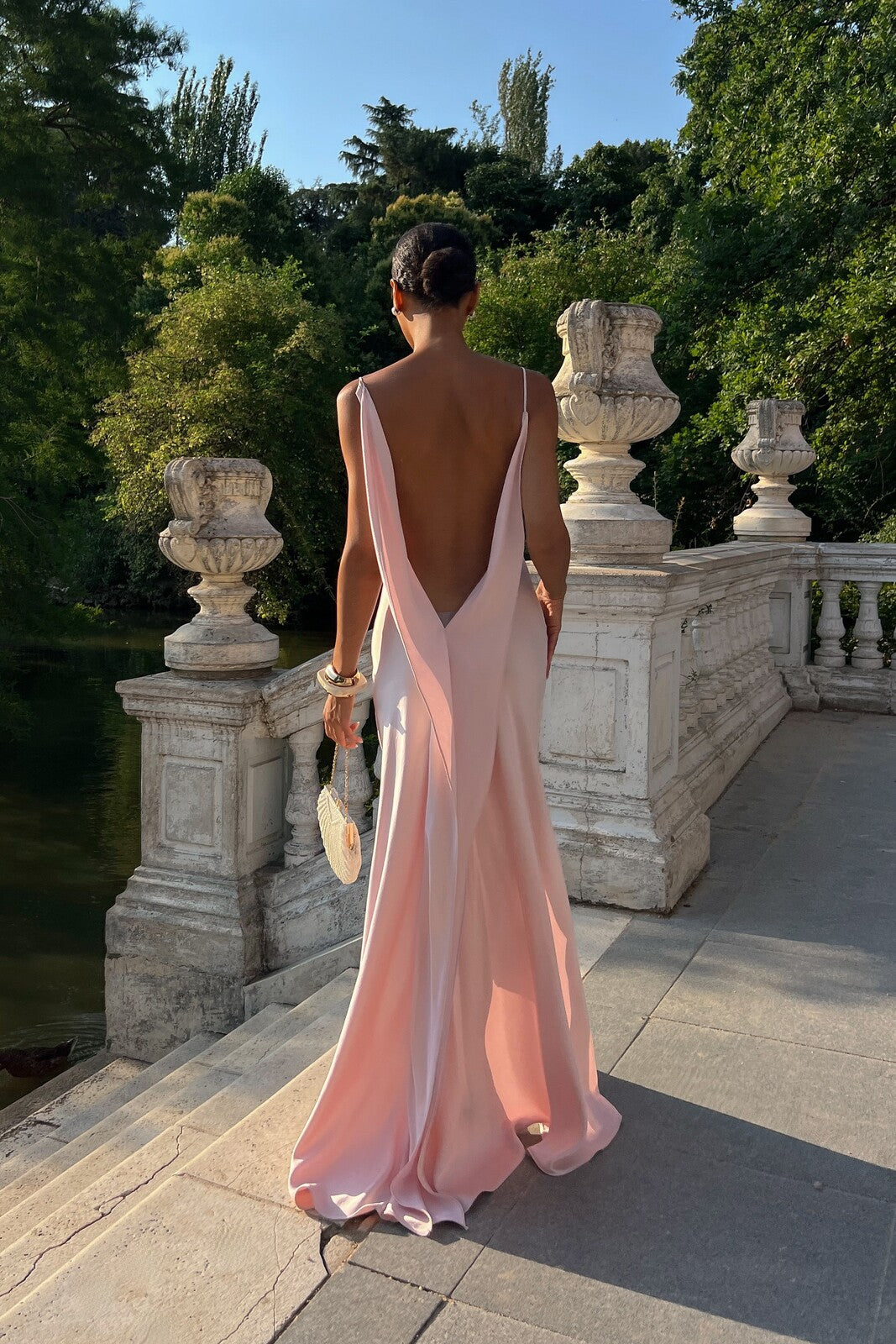 VESTIDO ROSA DECOTE COSTAS PROFUNDO