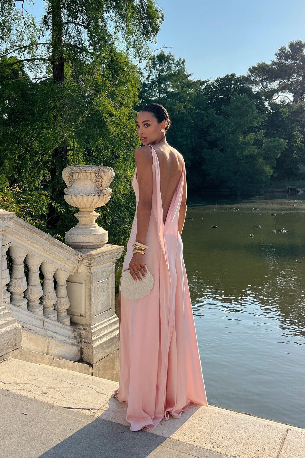 VESTIDO ROSA DECOTE COSTAS PROFUNDO