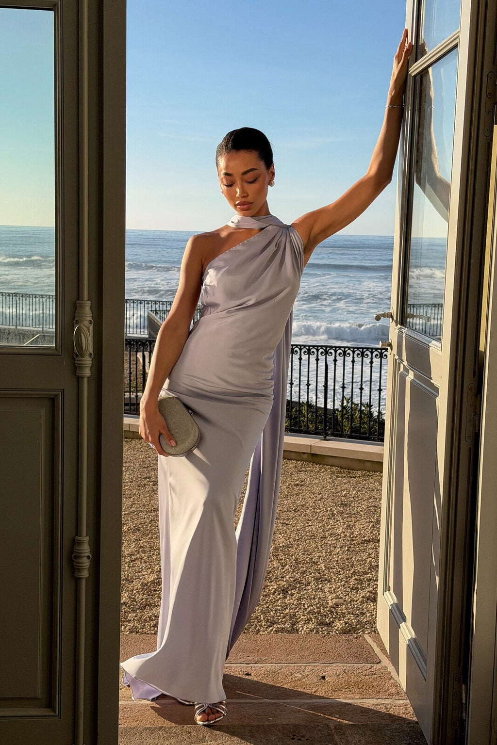 VESTIDO COMPRIDO LAVANDA CLARO COM CAPA