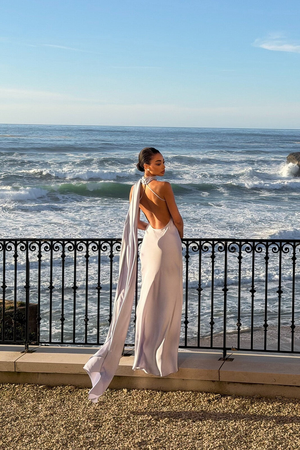 VESTIDO COMPRIDO LAVANDA CLARO COM CAPA