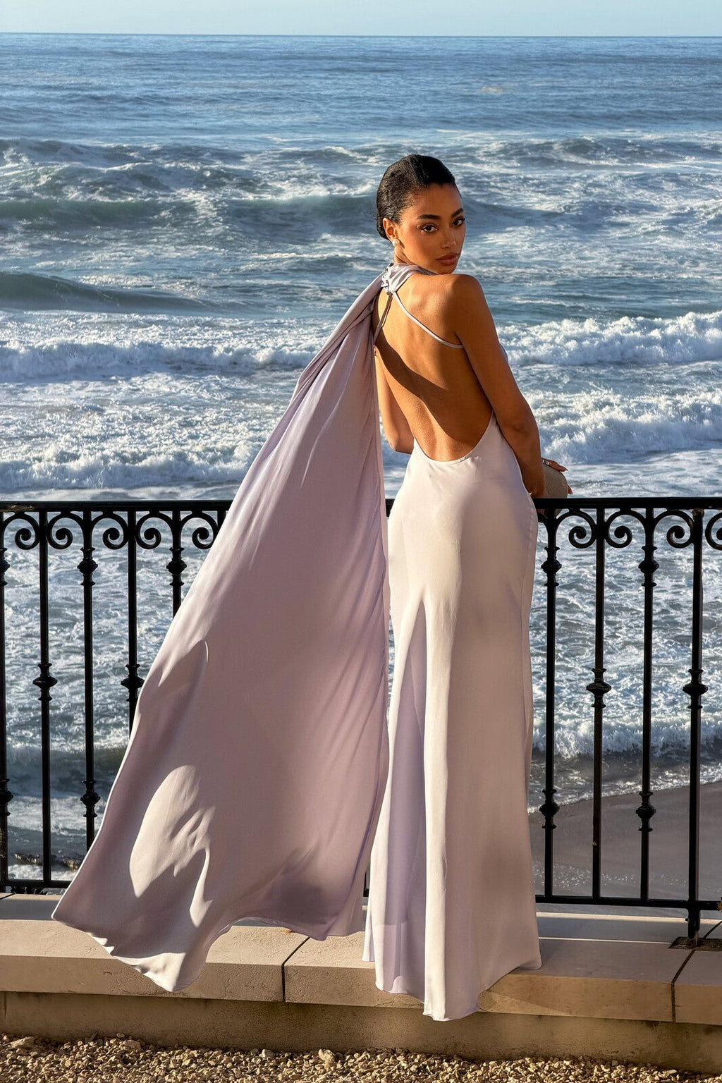 VESTIDO COMPRIDO LAVANDA CLARO COM CAPA