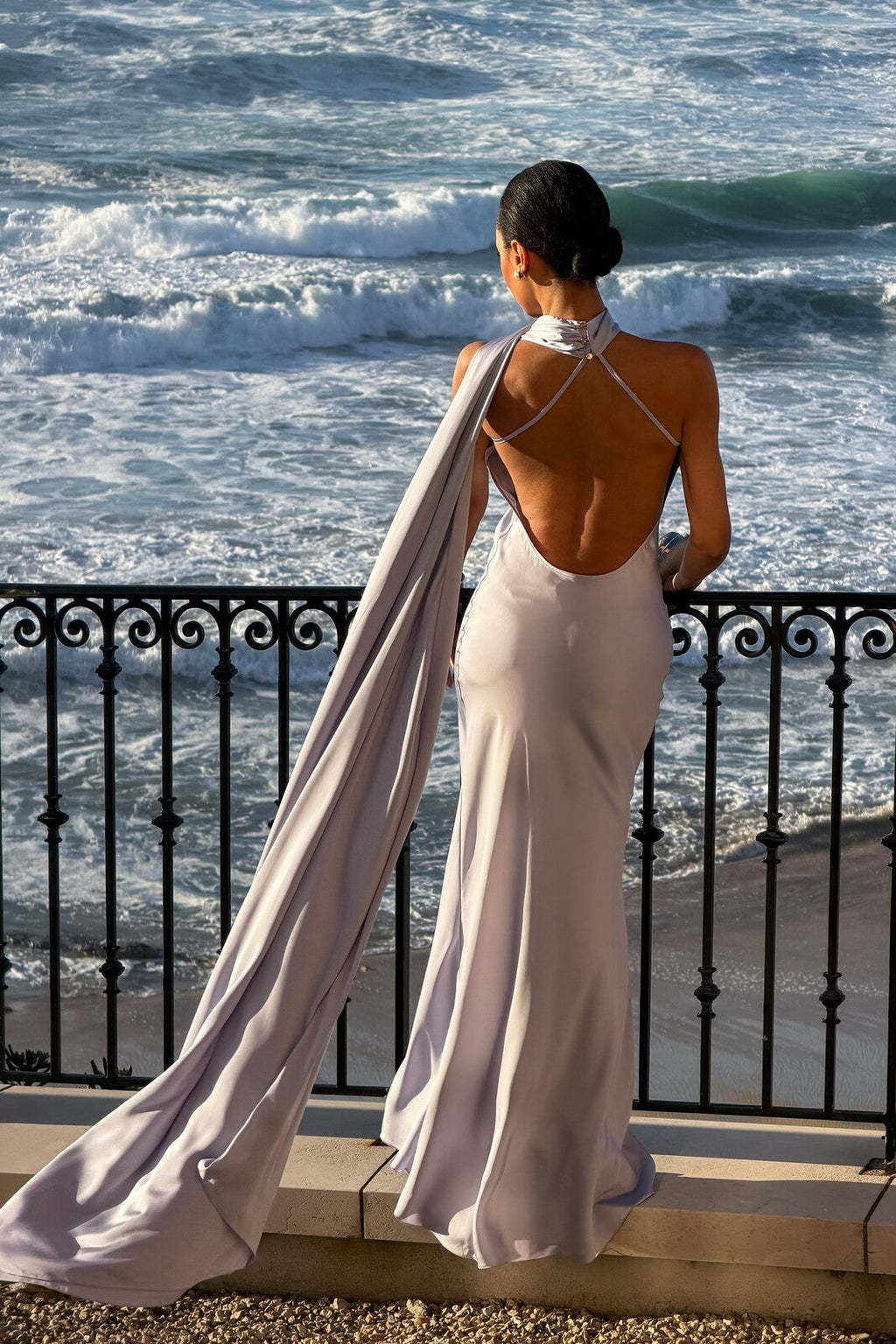 VESTIDO COMPRIDO LAVANDA CLARO COM CAPA
