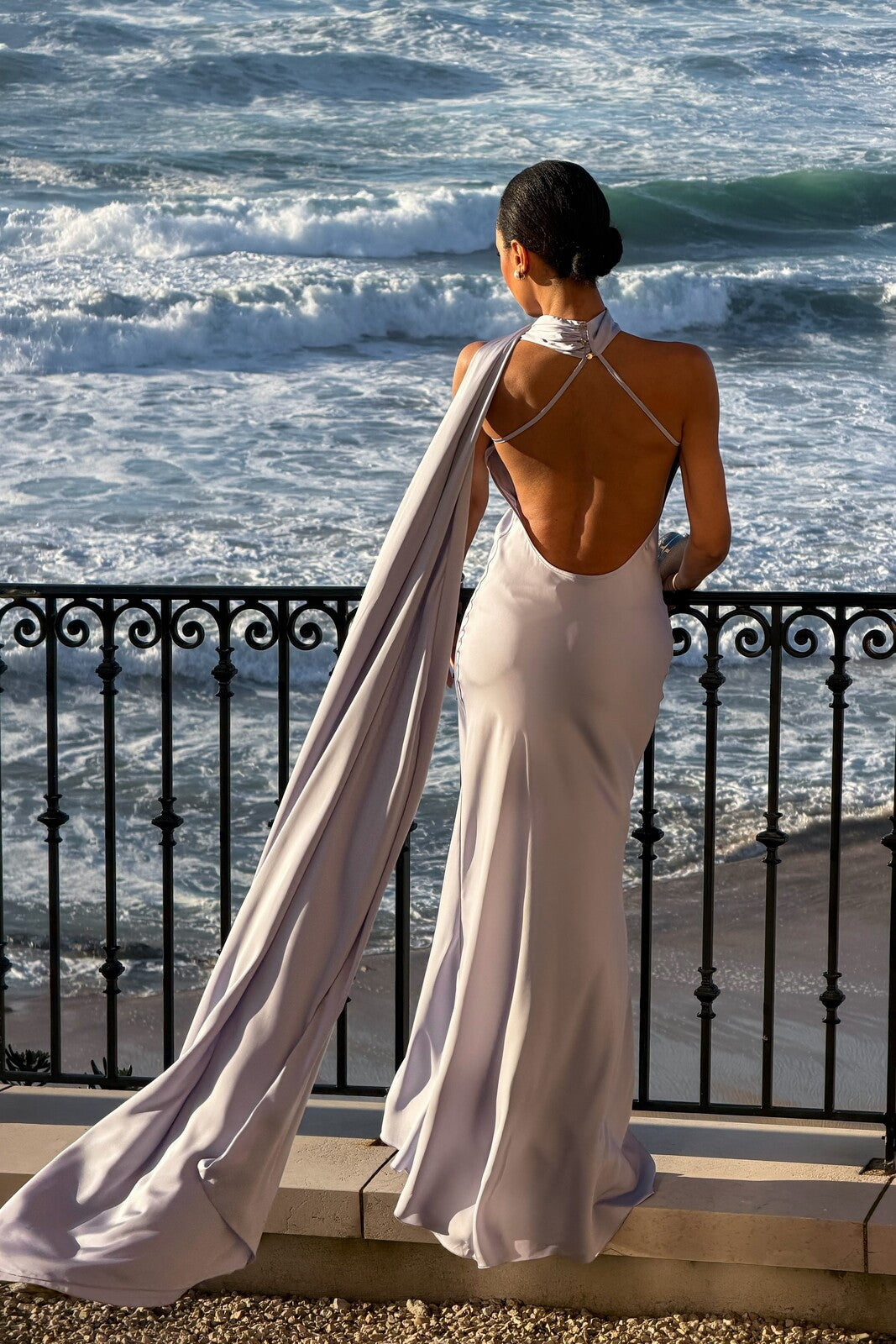 VESTIDO COMPRIDO LAVANDA CLARO COM CAPA