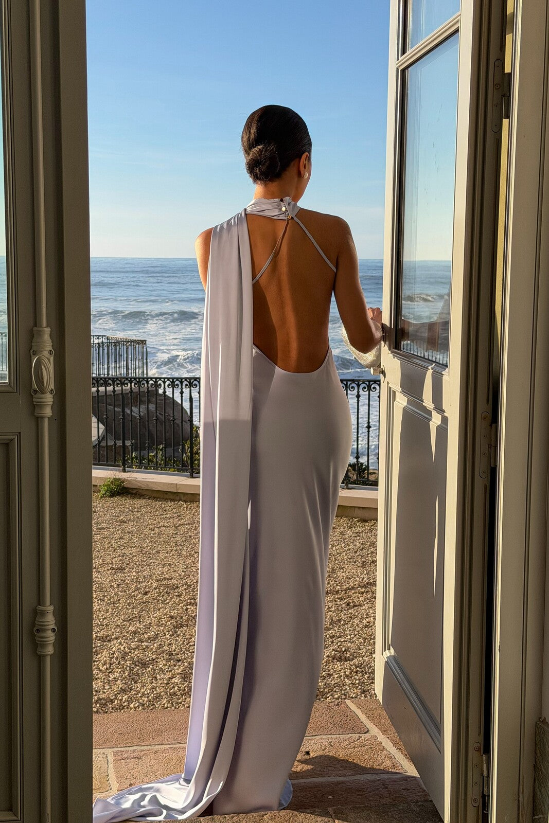 VESTIDO COMPRIDO LAVANDA CLARO COM CAPA