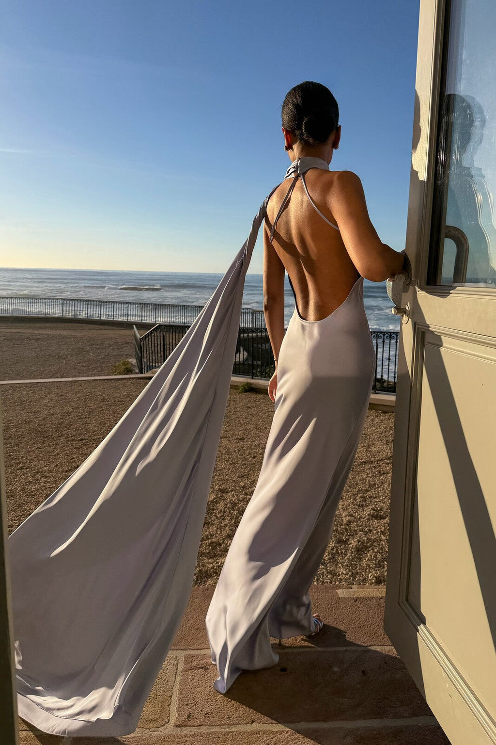 VESTIDO COMPRIDO LAVANDA CLARO COM CAPA