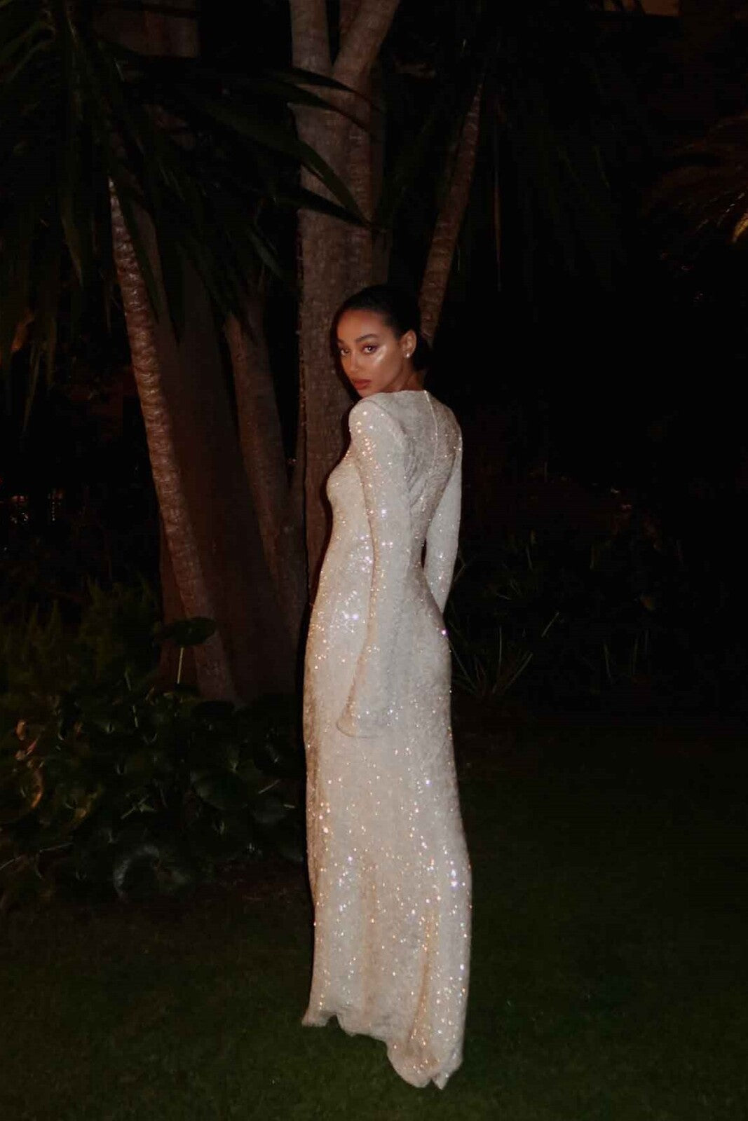 VESTIDO LANTEJOULA PÉROLA MANGA COMPRIDA
