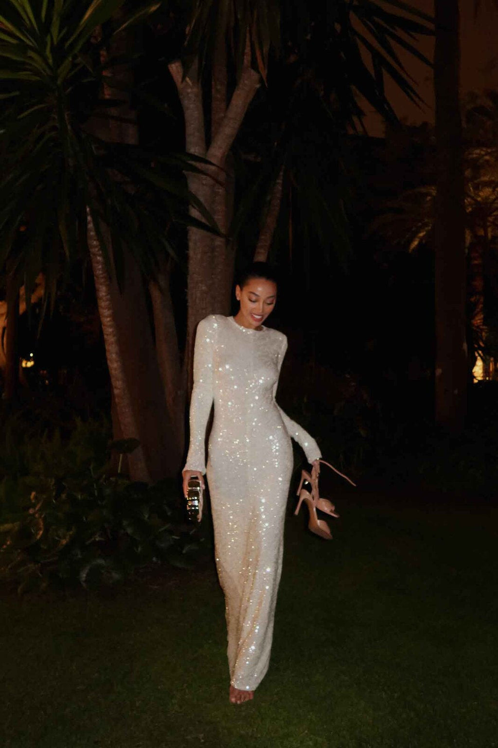 VESTIDO LANTEJOULA PÉROLA MANGA COMPRIDA