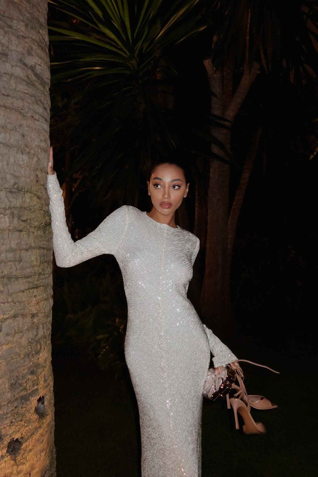 VESTIDO LANTEJOULA PÉROLA MANGA COMPRIDA