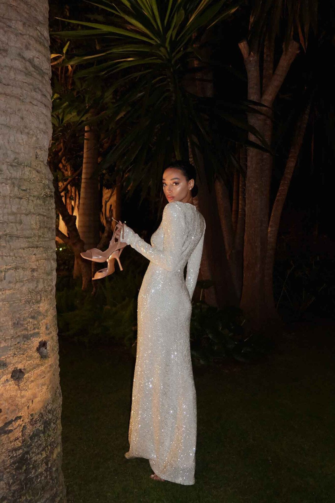 VESTIDO LANTEJOULA PÉROLA MANGA COMPRIDA