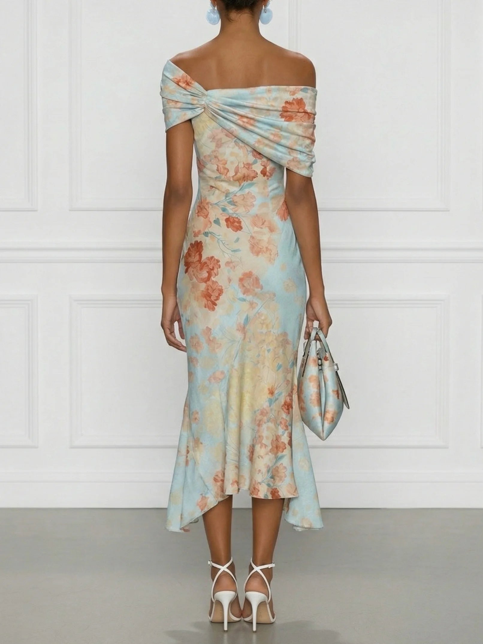 Vittoria - Vestido midi tipo sirena sin mangas con hombros descubiertos y estampado floral azul