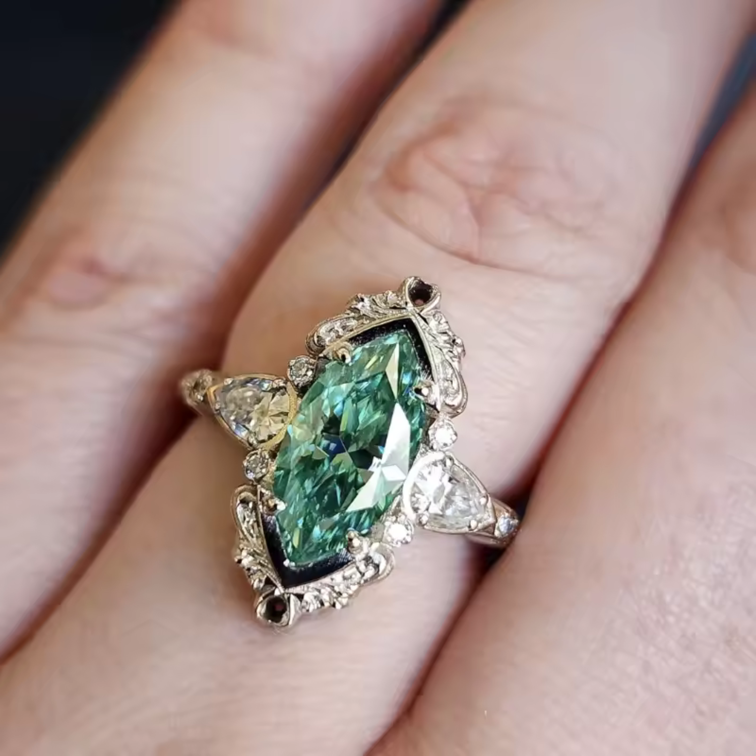 Anillo Vaelira Thornewyn