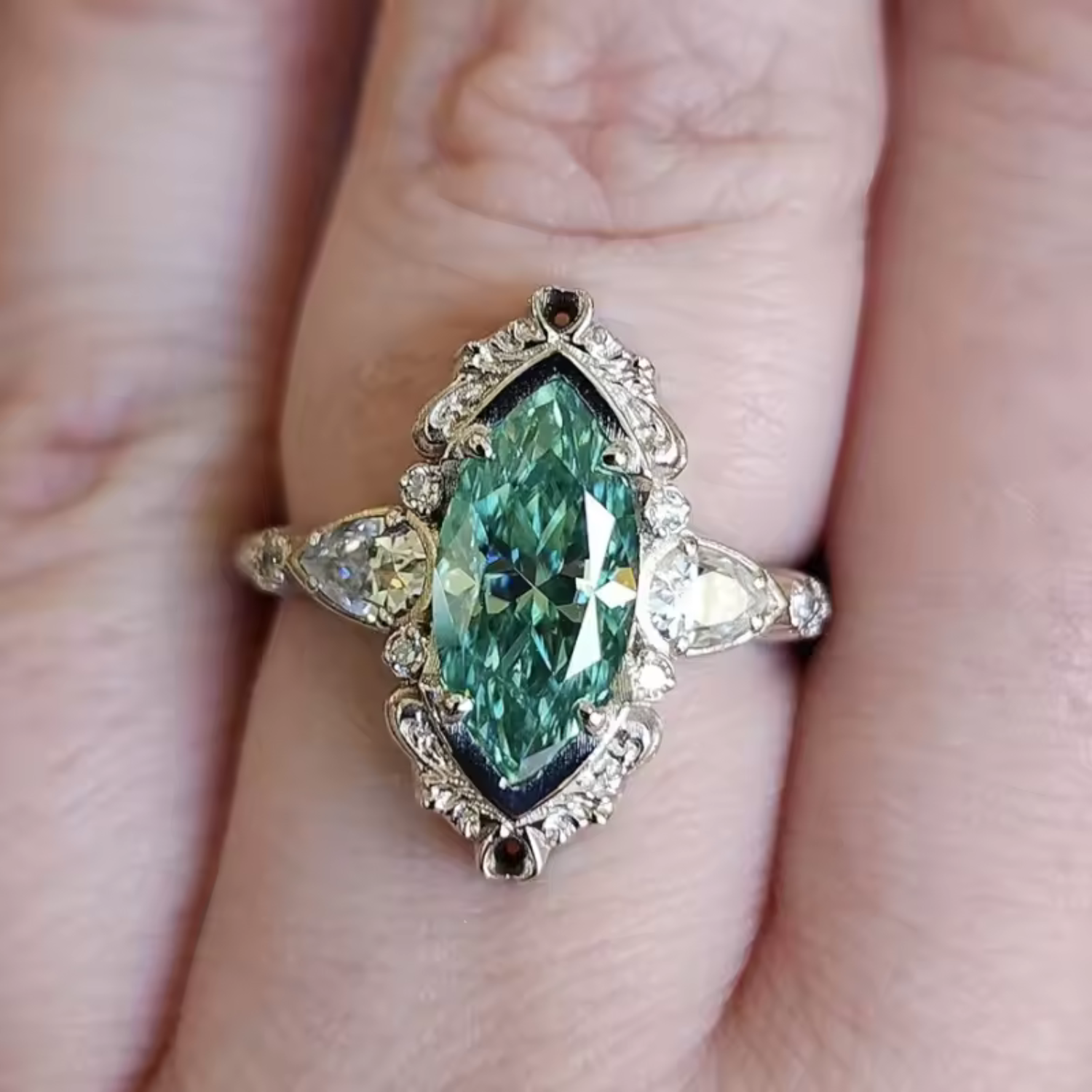 Vaelira | Anillo Thornewyn