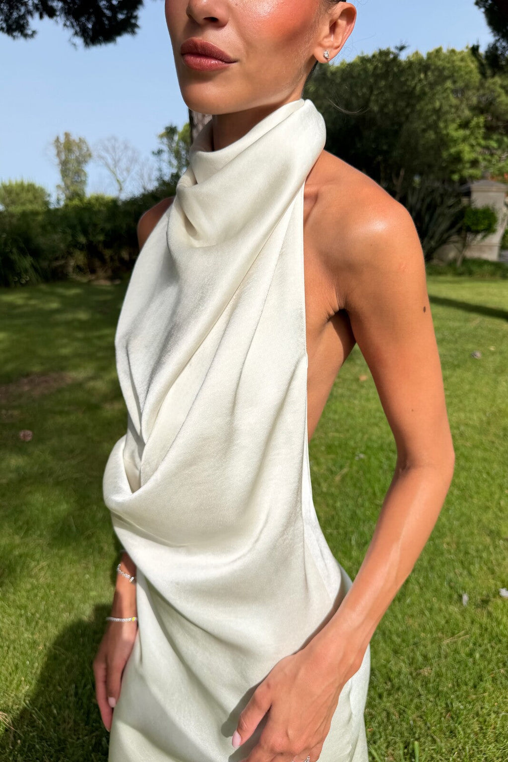 VESTIDO LONGO CHAMPANHE GOLA DRAPEADA COSTAS ABERTAS
